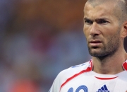 开云APP-足球的双面，德甲争冠的焦土战与塞维利亚横跨大西洋的文化征服