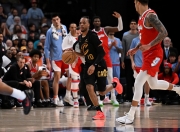 开云下载-范弗利特扛起全队，篮网末节带走独行侠