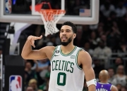 开云体育登录-塔图姆打出统治级数据，雄鹿鏖战太阳