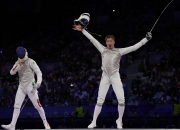 开云体育中国-法国代表团在击剑比赛中夺得多枚金牌