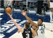 开云体育官方网站-佛罗伦萨连迎两连胜，离保级更近一步的简单介绍