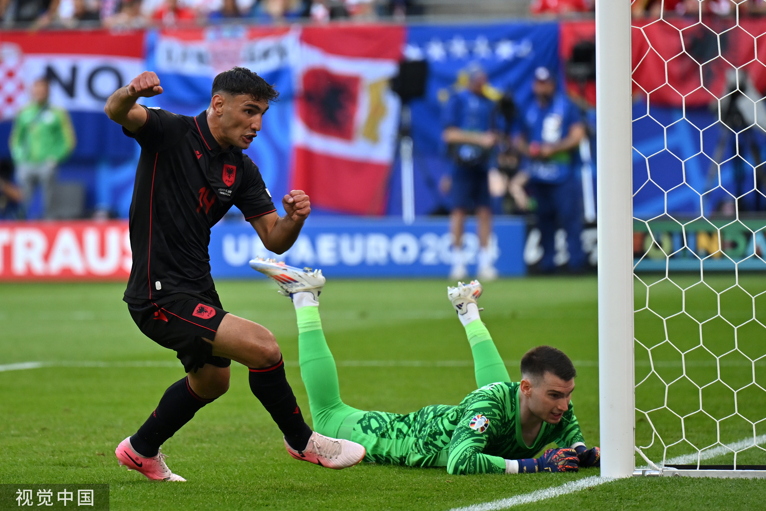 法国-大胜克罗地亚，顺利晋级半决赛的简单介绍