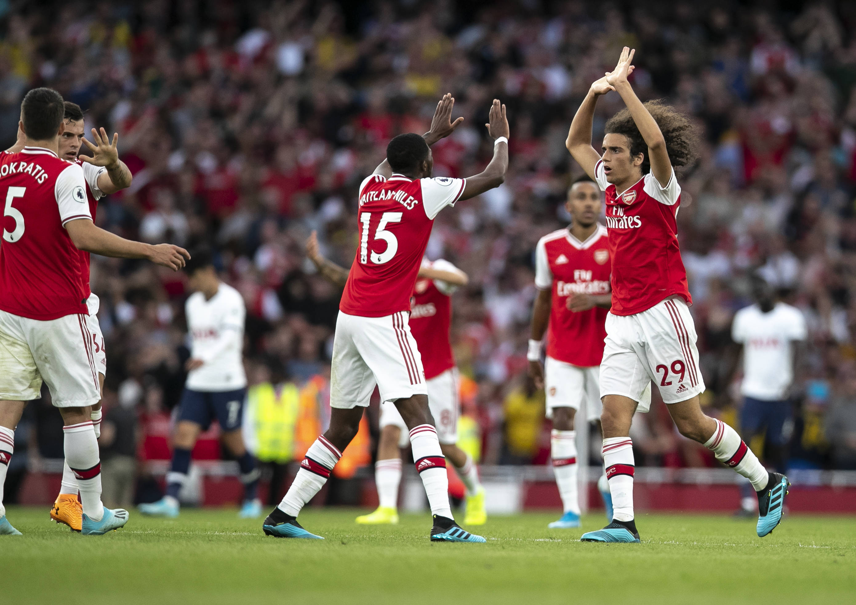 利物浦大胜晋级，火力全开豪取胜利