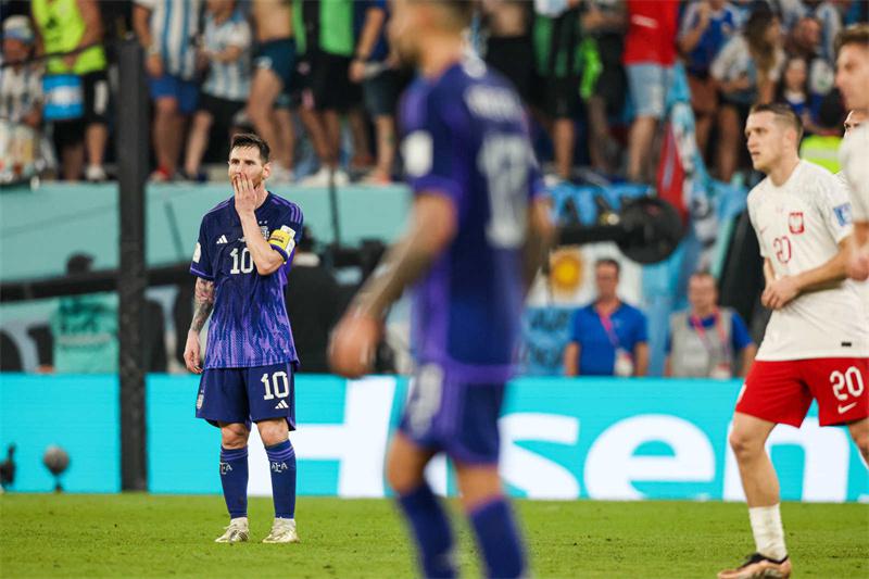 关于佛罗伦萨后防不稳定，失点频频遭到质疑的信息