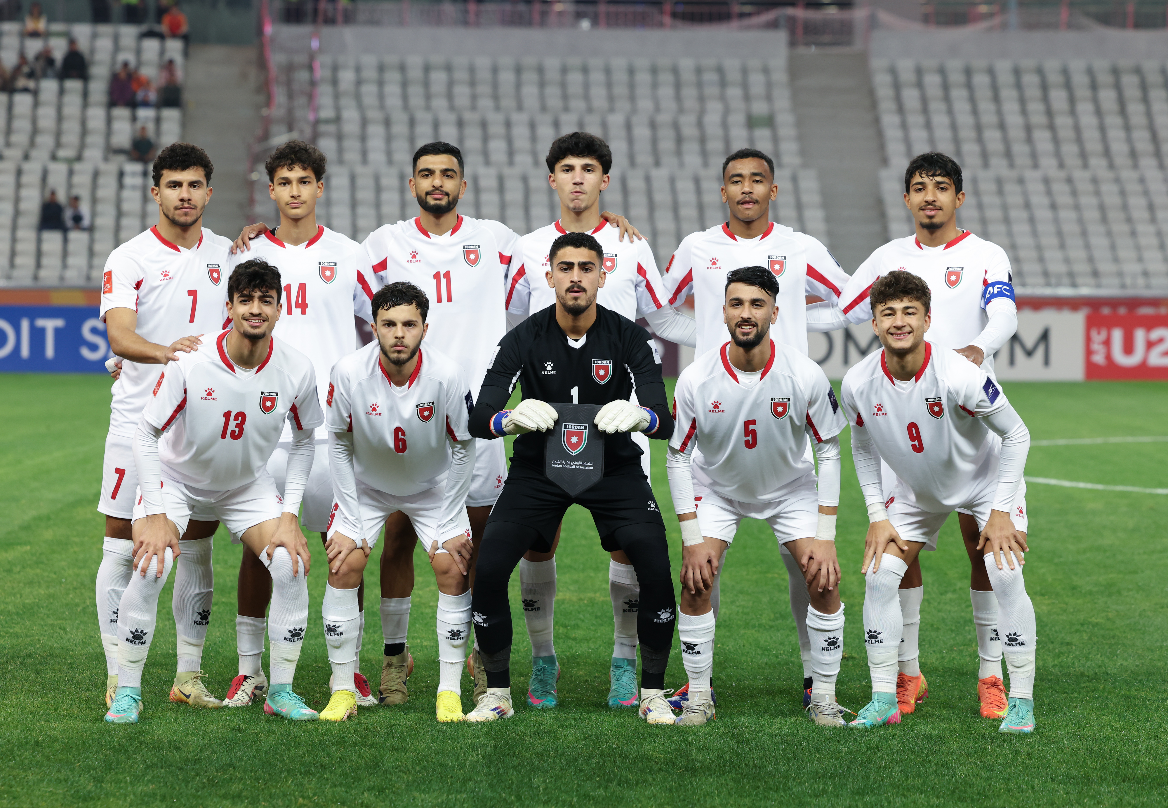 包含亚洲顶尖足球俱乐部角逐热度不减的词条