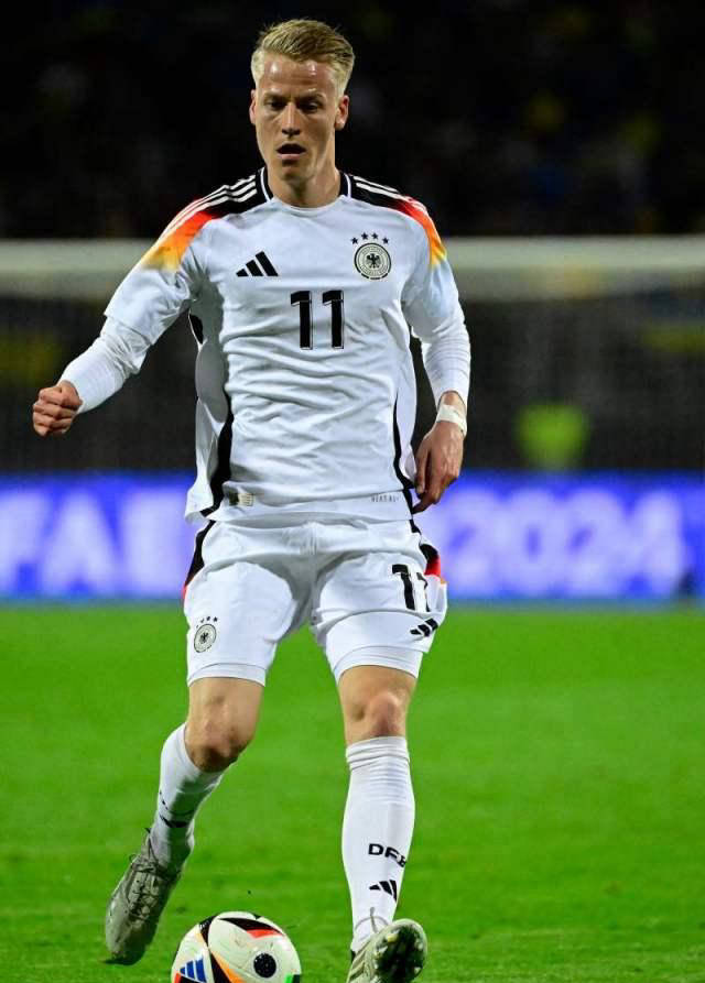 包含德国队表现高效，备战瑞典比赛备受瞩目的词条