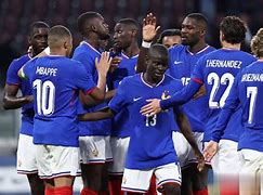 关于杜塞尔多夫球员齐心协力，力挽狂澜的信息