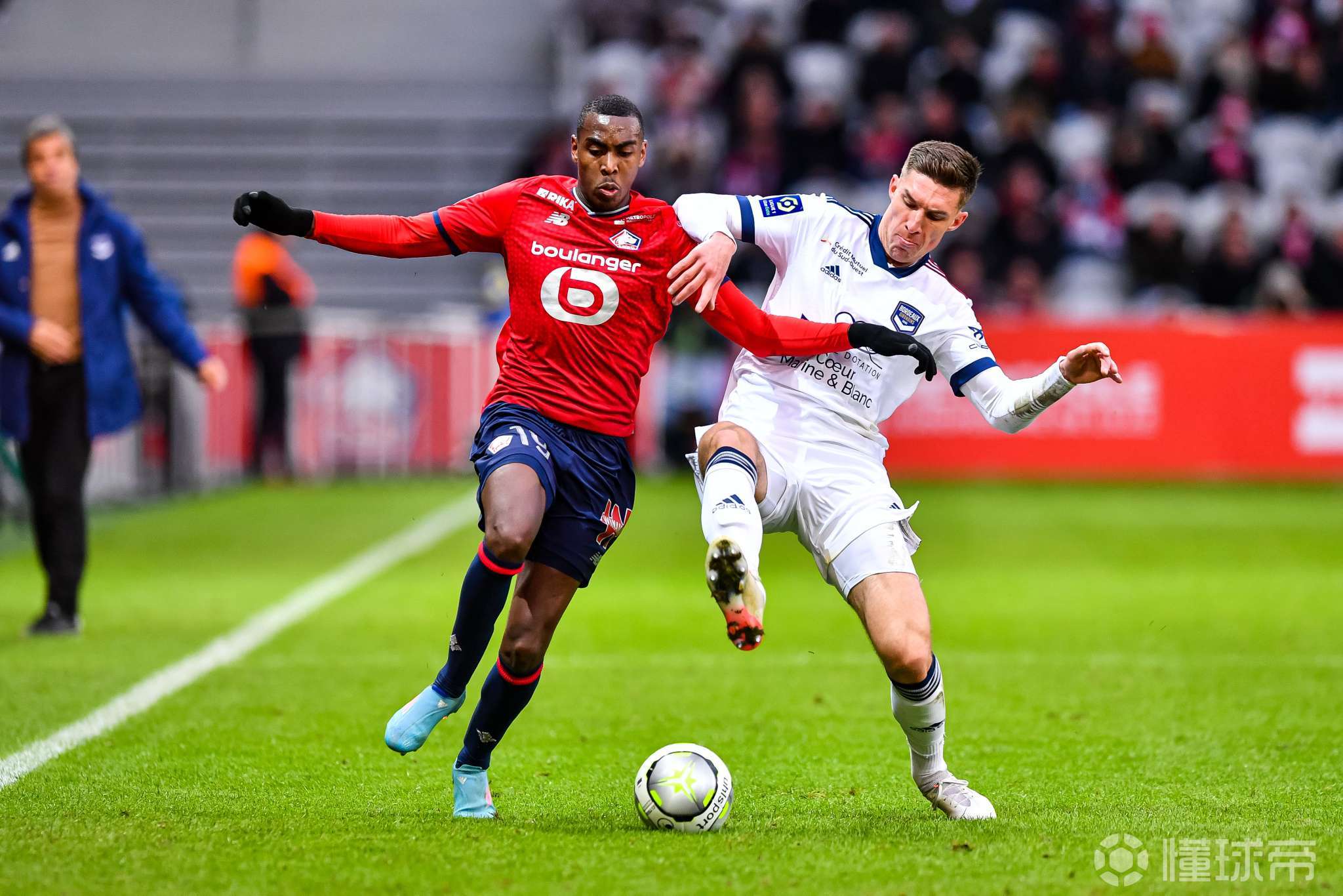 关于里尔主场胜波尔多，牢牢守住领先地位的信息