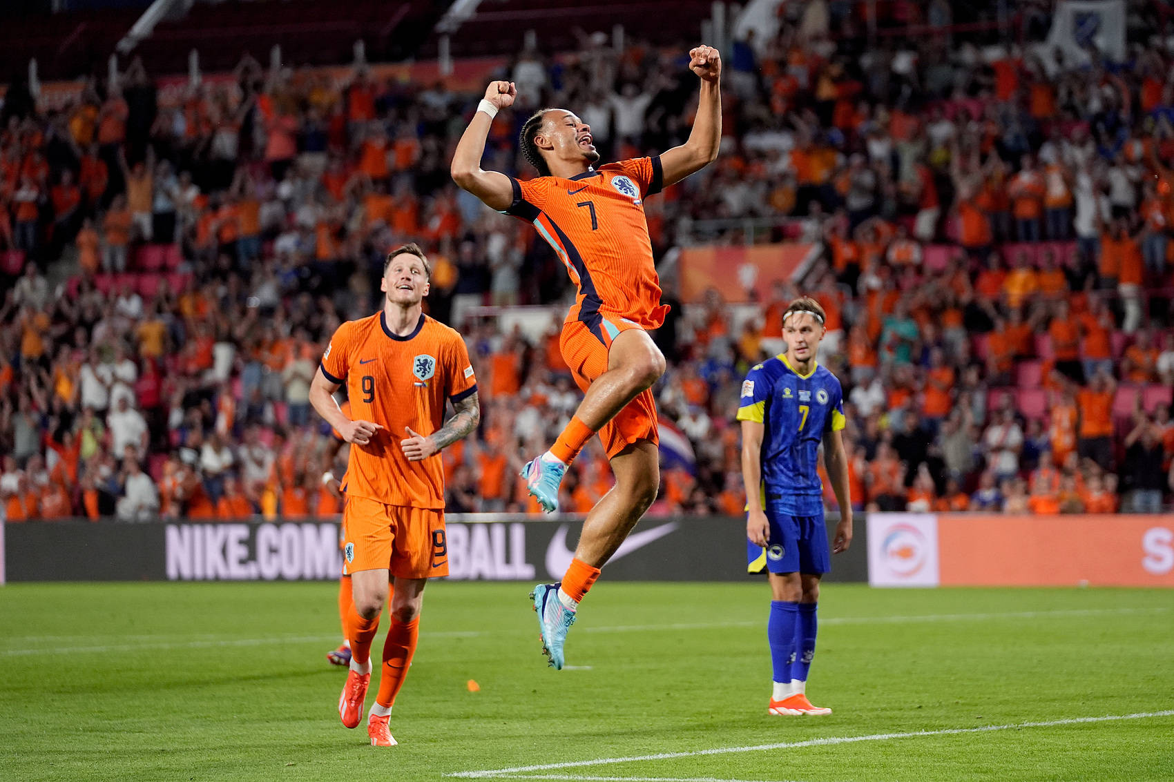 欧国联比赛中一支实力平平的球队暴走