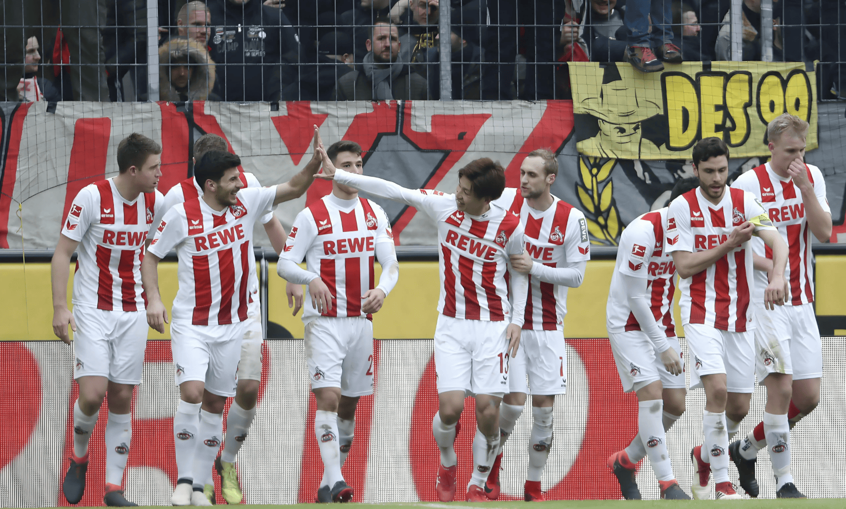 沃尔夫斯堡球员全力以赴获得胜利的简单介绍 沃尔夫斯堡球员全力以赴获得胜利的简单介绍