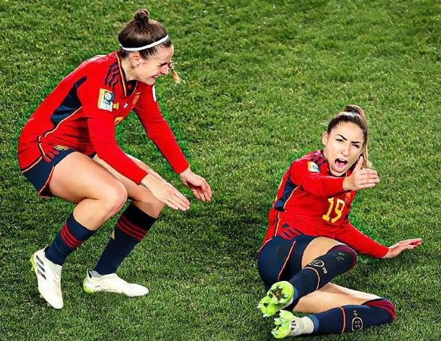 瑞典女足在比赛中夺冠,取得胜利 瑞典女足在比赛中夺冠,取得胜利