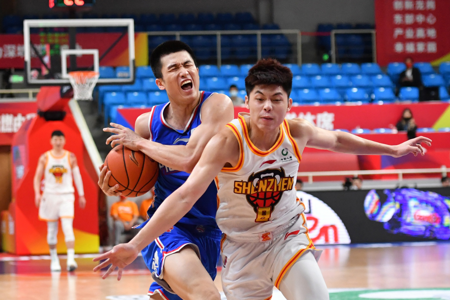 深圳男篮逆转反击,全面扭转败局的简单介绍 深圳男篮逆转反击,全面扭转败局的简单介绍