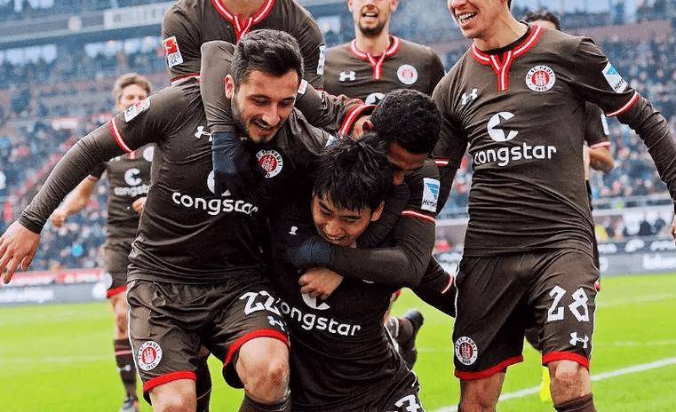 沙尔克客场失利,连续两轮未能取胜 沙尔克客场失利,连续两轮未能取胜