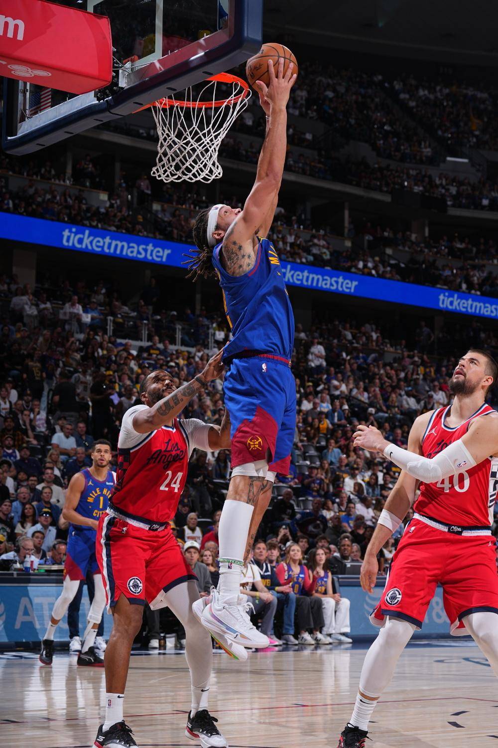 关于快船客场力克掘金,伦纳德贡献全场最高助攻的信息 关于快船客场力克掘金,伦纳德贡献全场最高助攻的信息