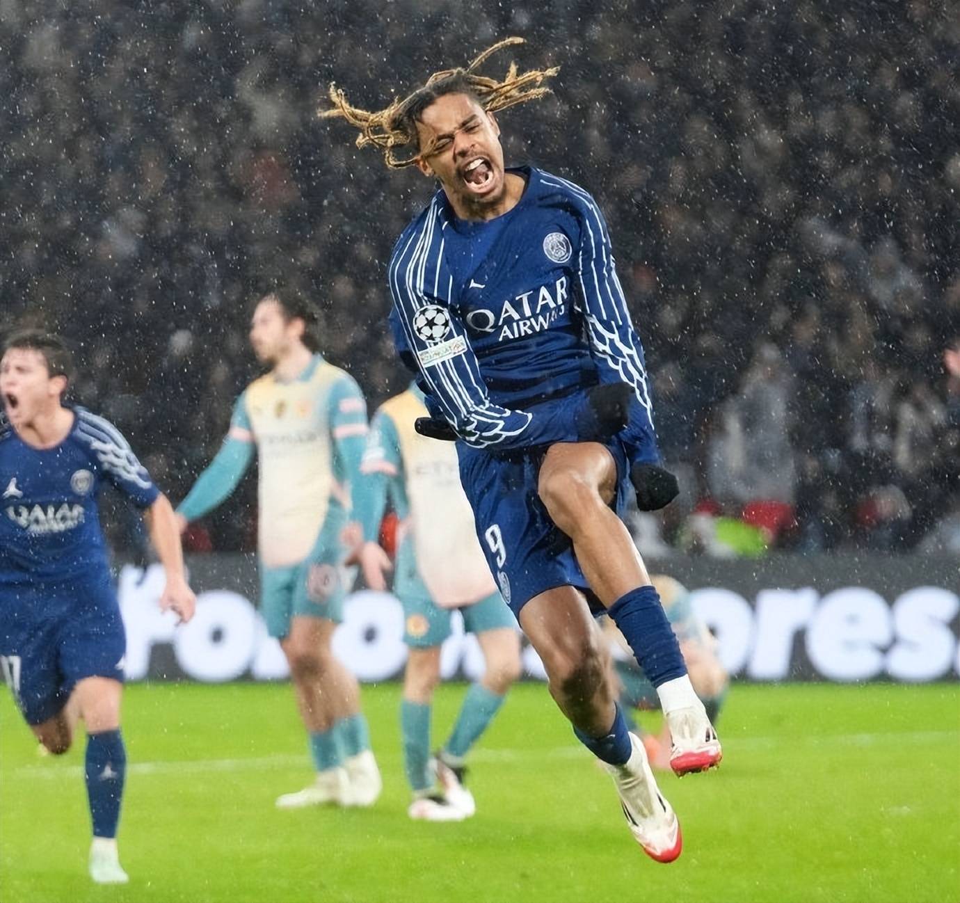 曼城惜败巴黎,无缘欧冠四强的简单介绍 曼城惜败巴黎,无缘欧冠四强的简单介绍