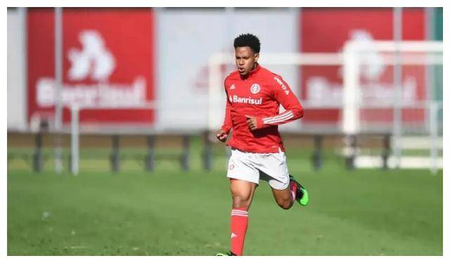 包含欧国联赛事精彩瞬间，球迷热议不断的词条