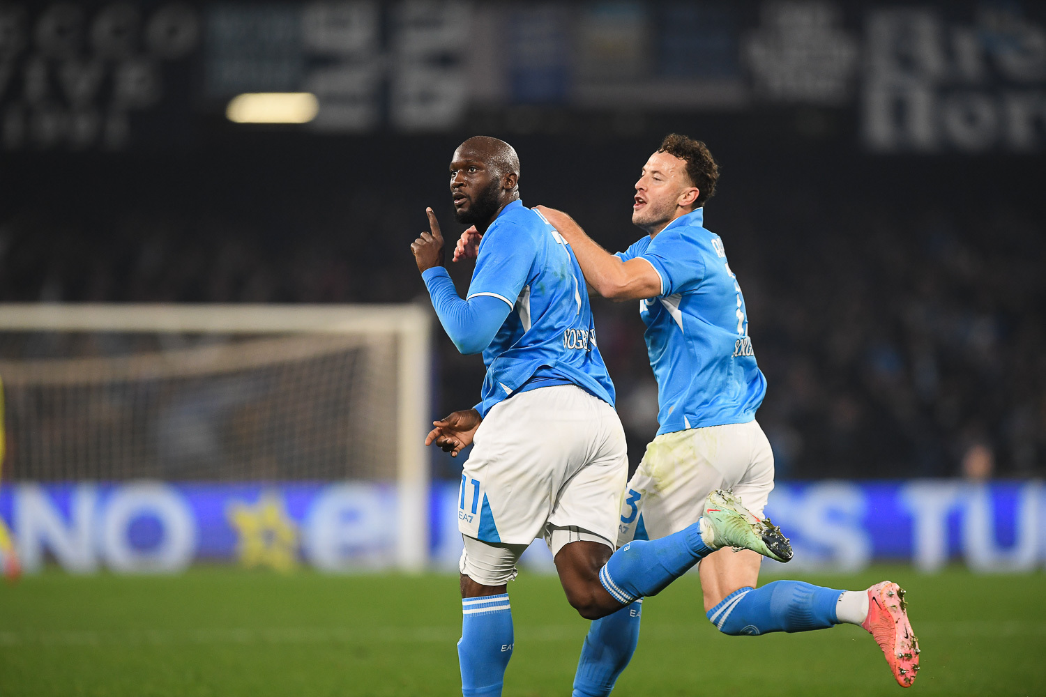 包含那不勒斯客场战胜对手,展示强大实力的词条 包含那不勒斯客场战胜对手,展示强大实力的词条