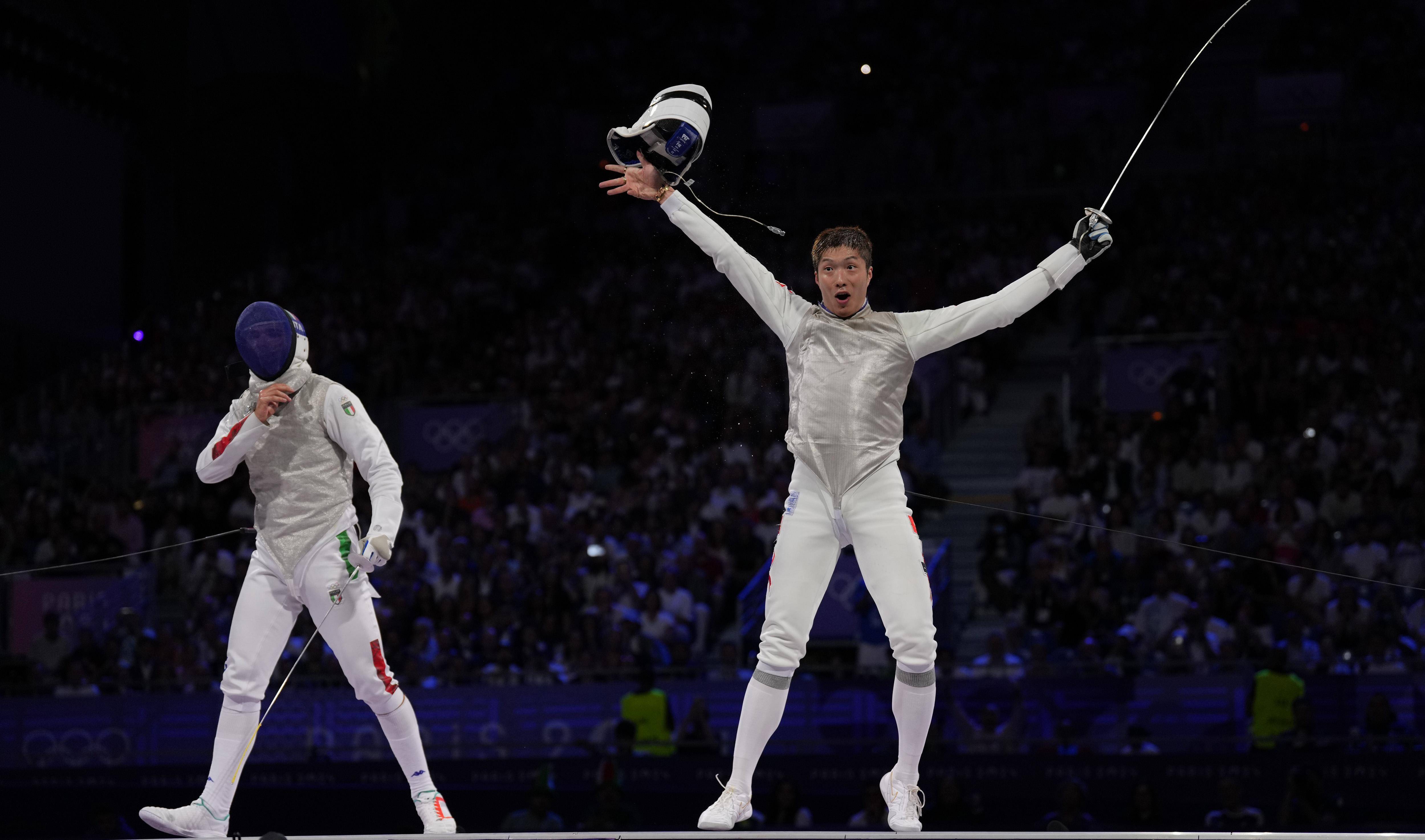 法国代表团在击剑比赛中夺得多枚金牌