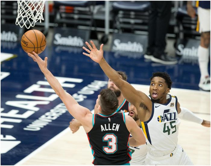 佛罗伦萨连迎两连胜,离保级更近一步的简单介绍 佛罗伦萨连迎两连胜,离保级更近一步的简单介绍