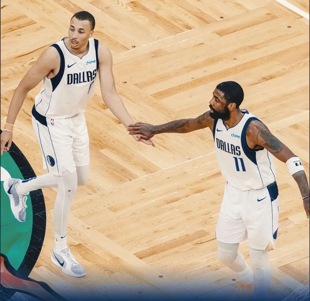 包含独行侠客场轻取活塞,取得关键胜利的词条 包含独行侠客场轻取活塞,取得关键胜利的词条