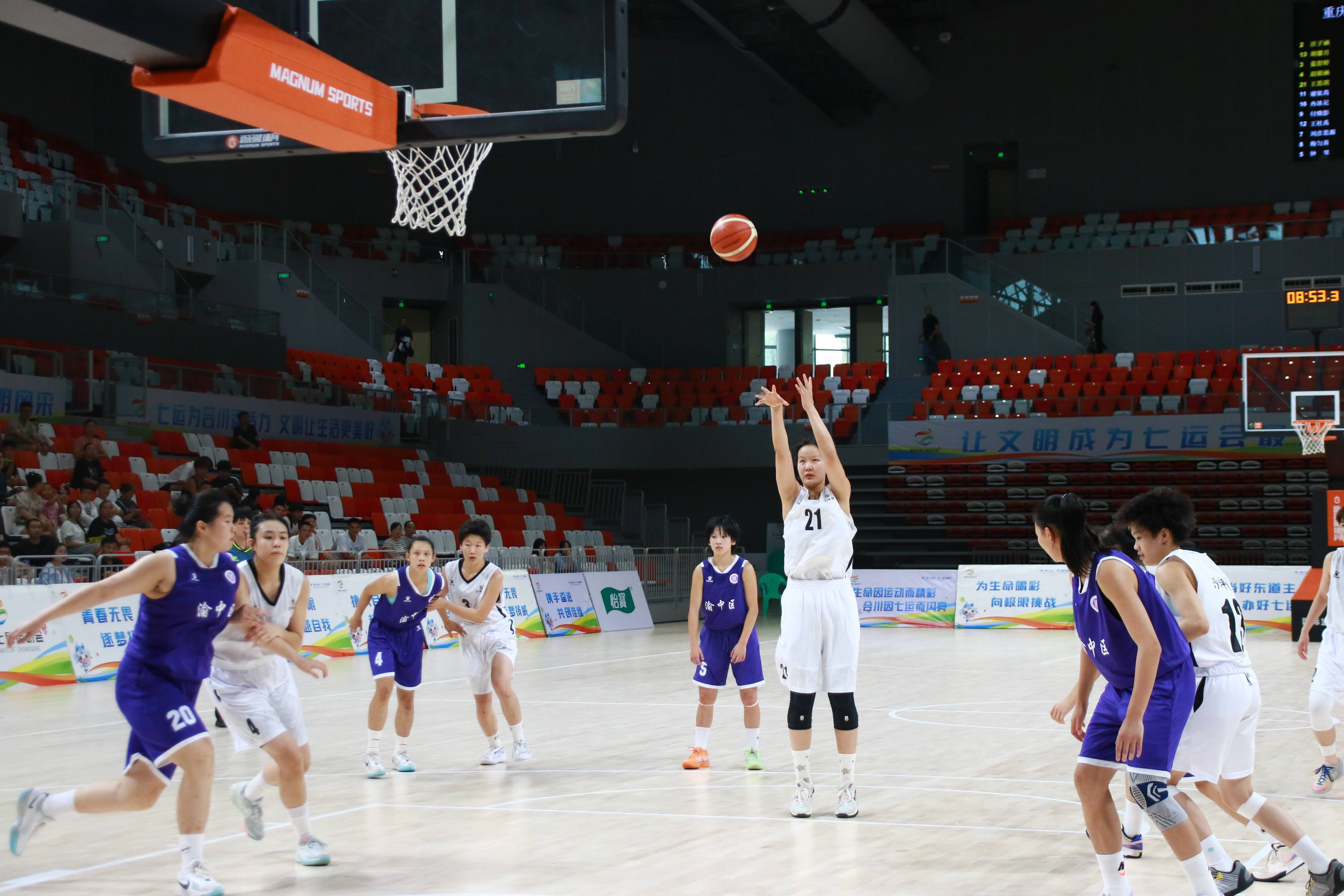 球员积极表现,赛场佳绩频现 球员积极表现,赛场佳绩频现