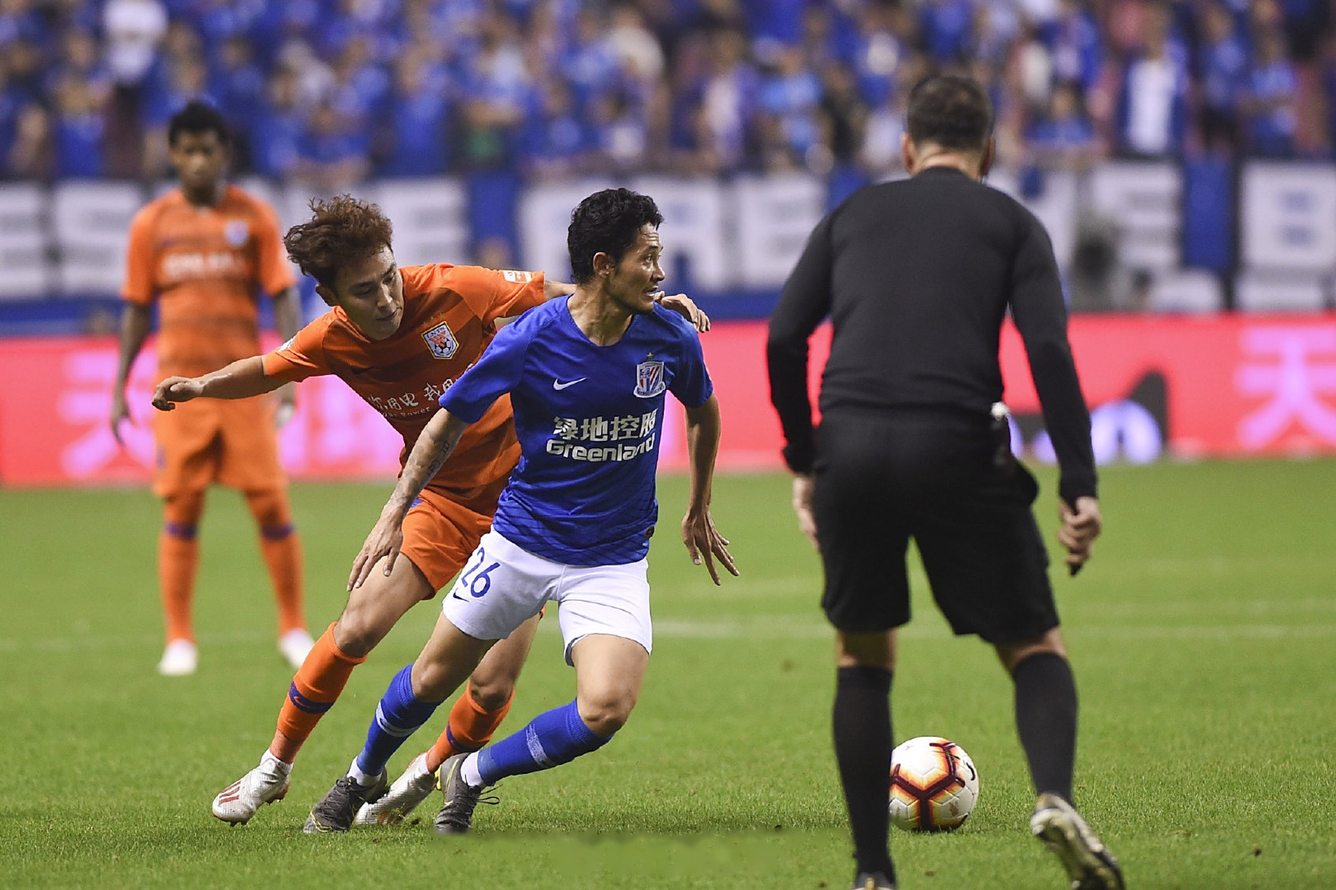 包含鲁能申花客场硬拼积分榜逐渐攀升的词条