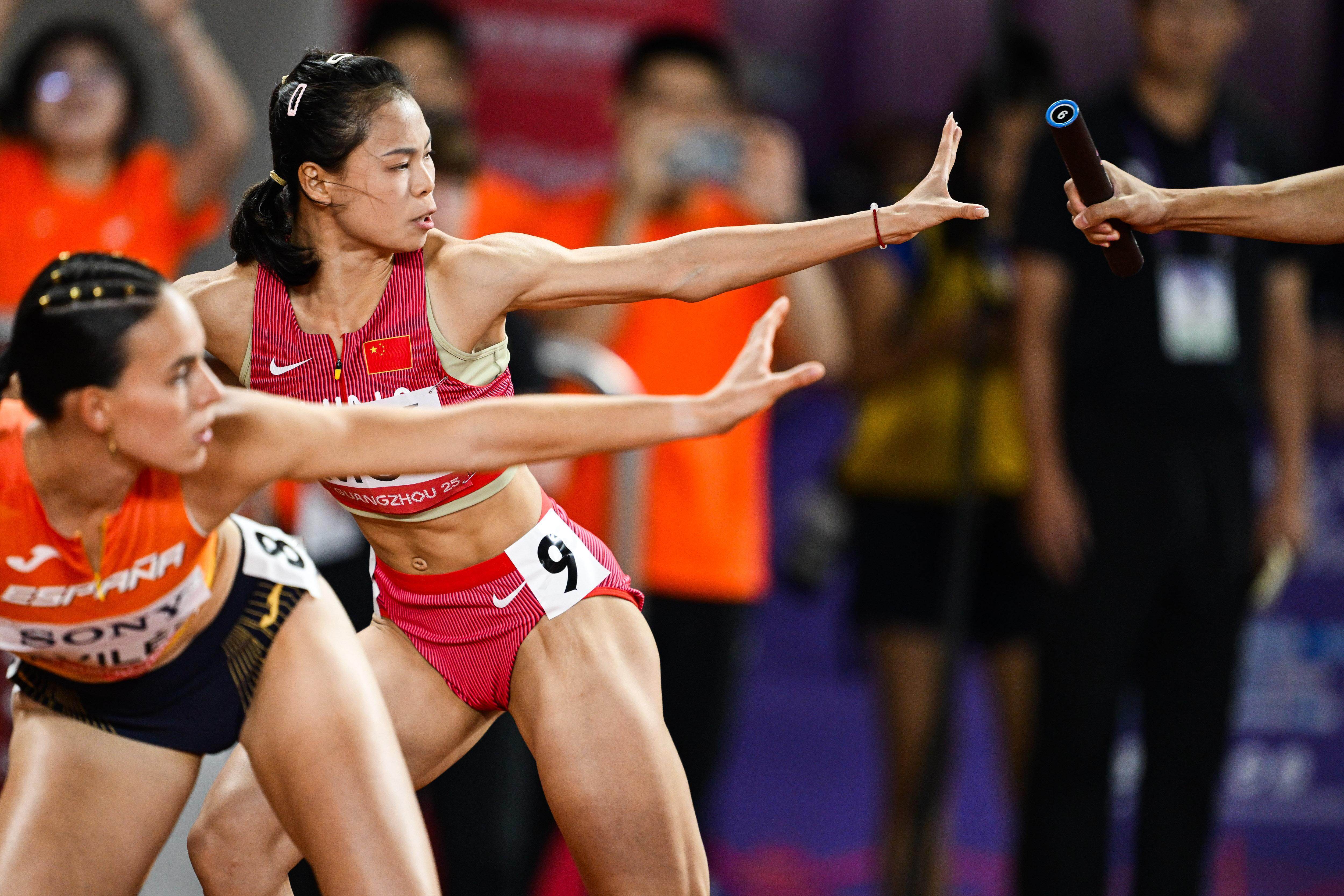 世界杯女子团体挑战赛:中国队半途领先,争冠在即 世界杯女子团体挑战赛:中国队半途领先,争冠在即