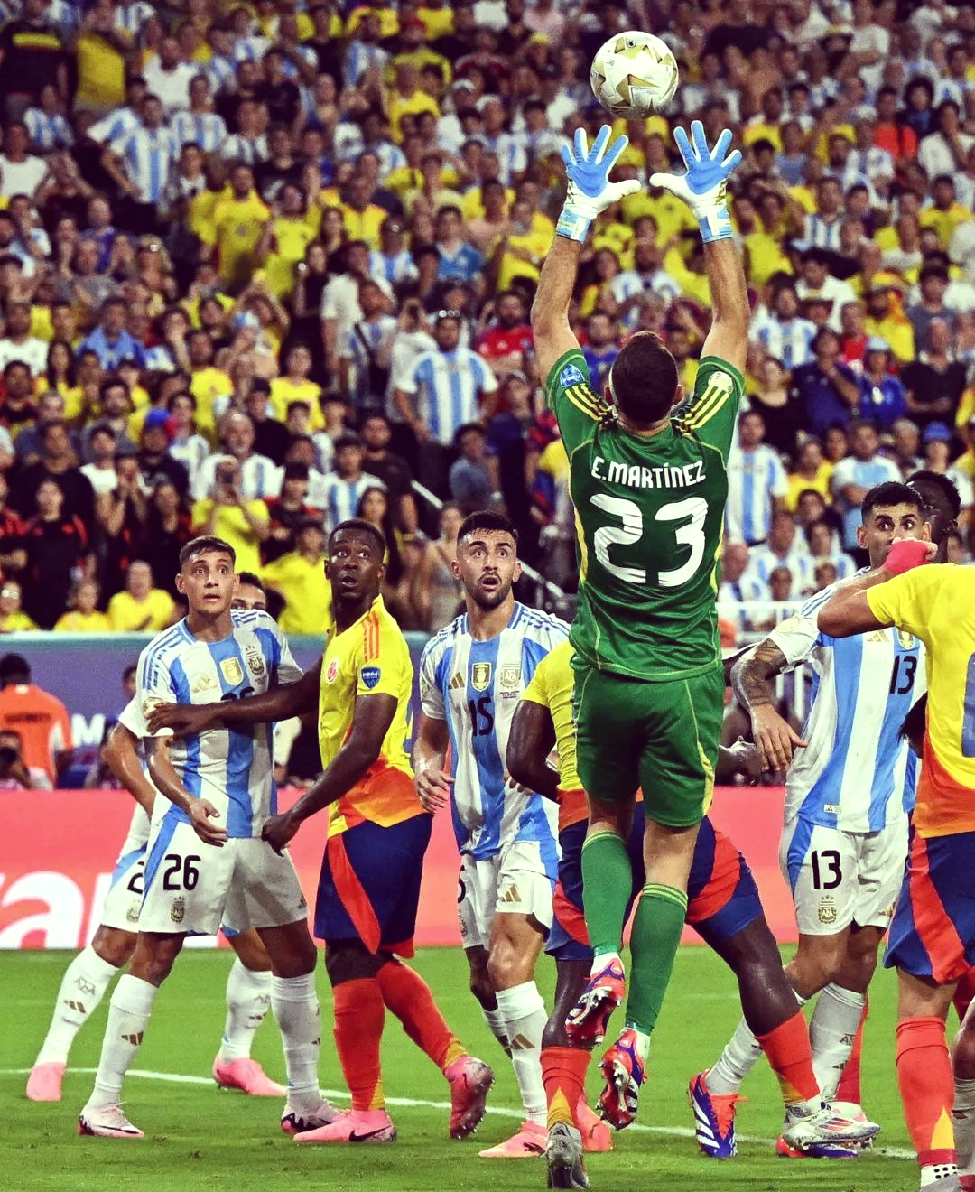 包含阿根廷球员在美洲比赛中表现抢眼,连胜三场的词条 包含阿根廷球员在美洲比赛中表现抢眼,连胜三场的词条