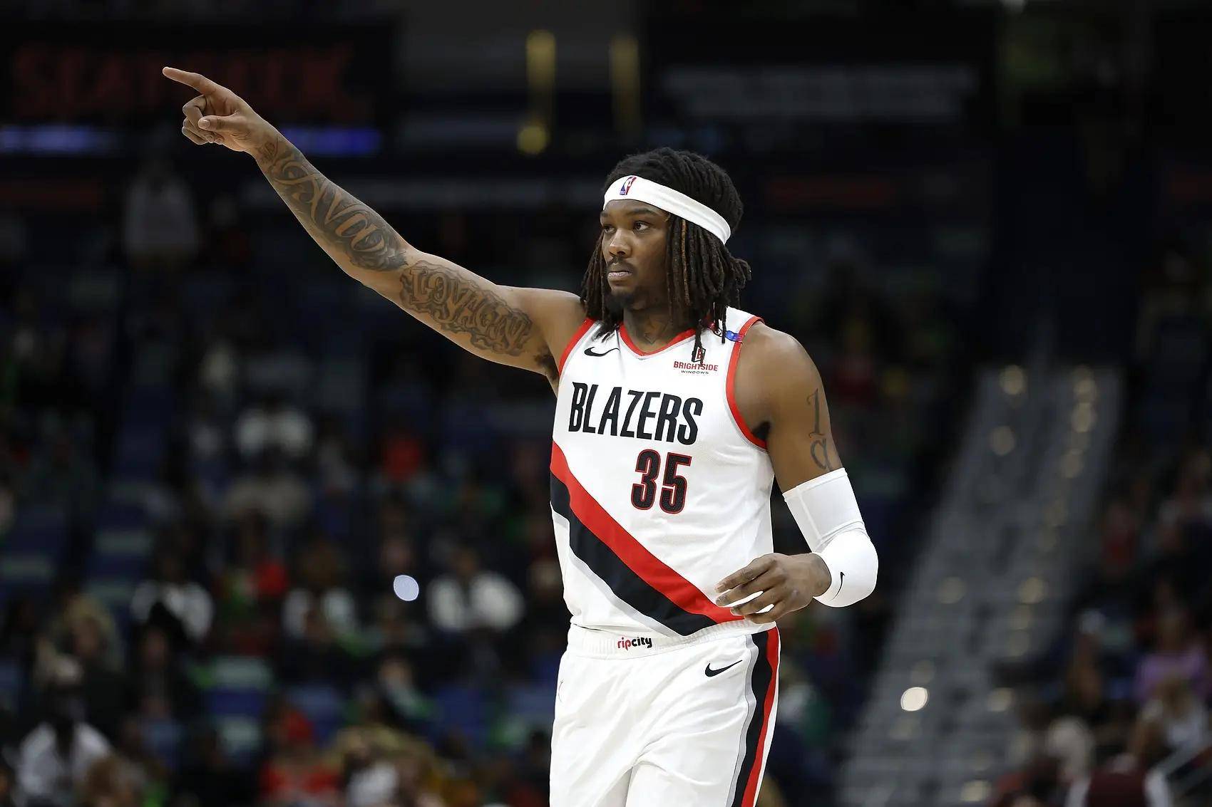 开拓者球队拟签下自由球员以加强实力的简单介绍