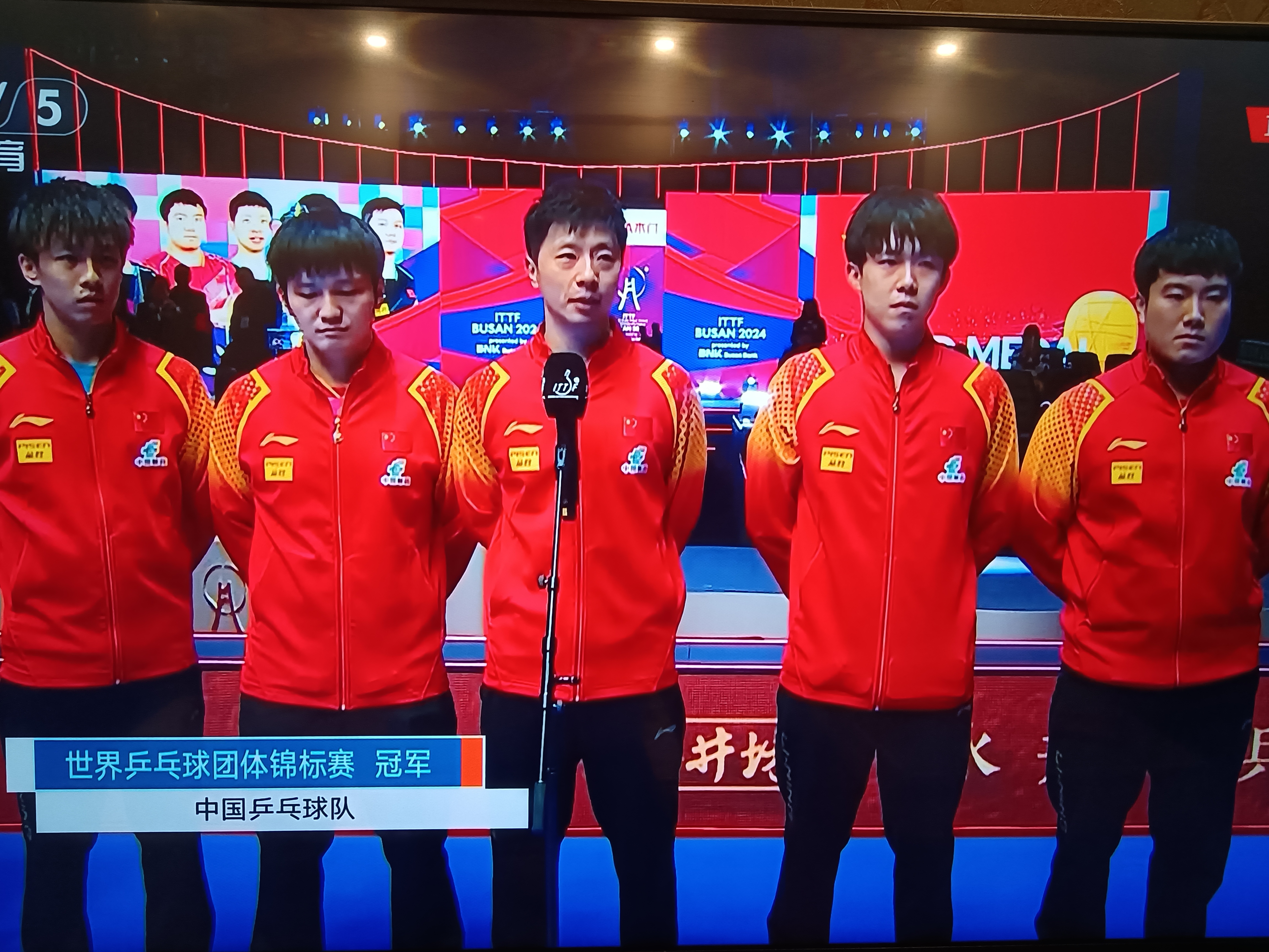 波兰队完胜法国队，马龙带队取胜