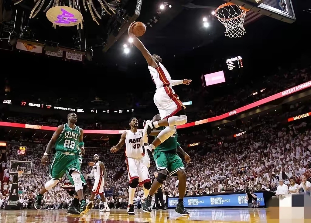 尼克斯翻盘热火，詹姆斯关键制胜