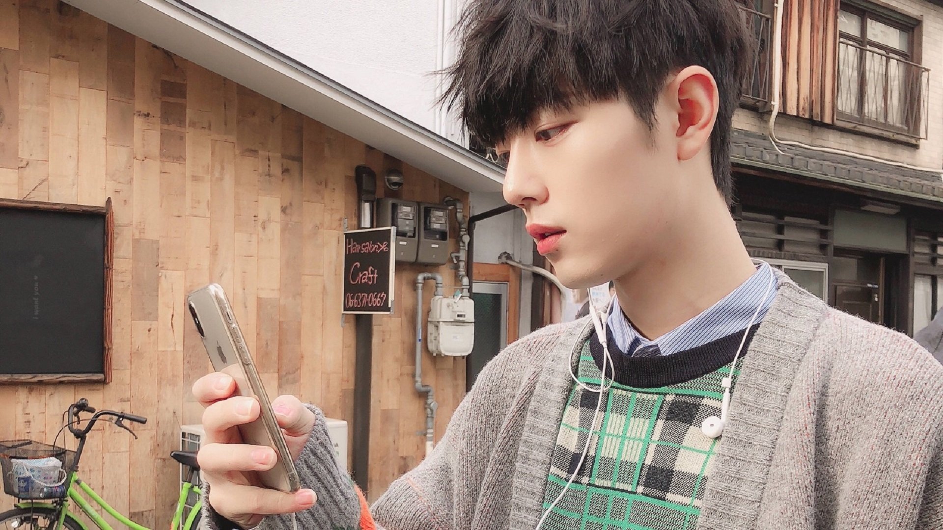 双重爆发，维尼修斯闪耀伯纳乌，塞内加尔强势征服非洲杯