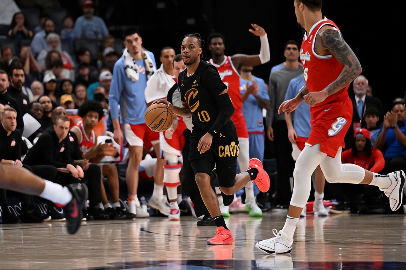 范弗利特扛起全队，篮网末节带走独行侠