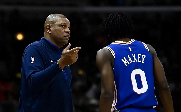 鹈鹕对阵上海队，马克西攻防转换核心